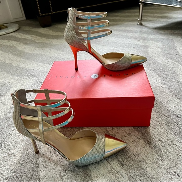 Ivanka Trump Dream Pointy Toe Pump in Glitter Gold Size 8.5 - Picture 2 of 7